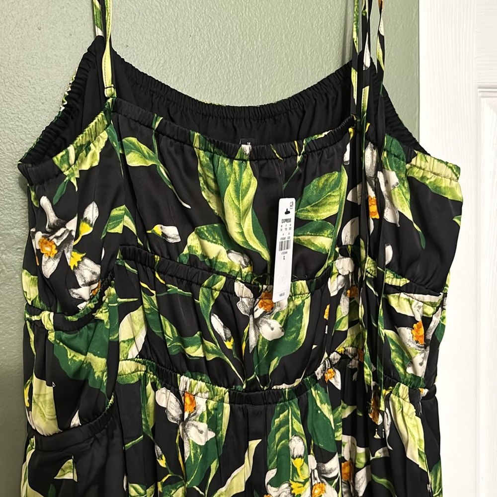 NWT EXPRESS Floral Square Neck Sleeveless Tie Shoulder Ruched Tiered Maxi Dress - Picture 12 of 17